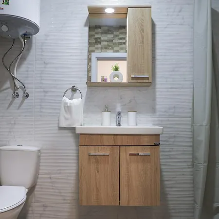Modern 1br I Rabi Park Святі Костянтин і Олена